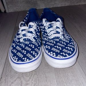 VANS “ LOGO REPEAT”  MEN SIZE 6.5 WOMEN 8